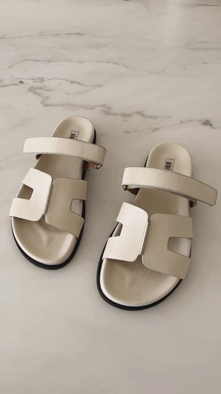 Chic sandals, true to size, linked a similar style #StylinByAylin #Aylin

#LTKShoeCrush #LTKStyleTip #LTKVideo