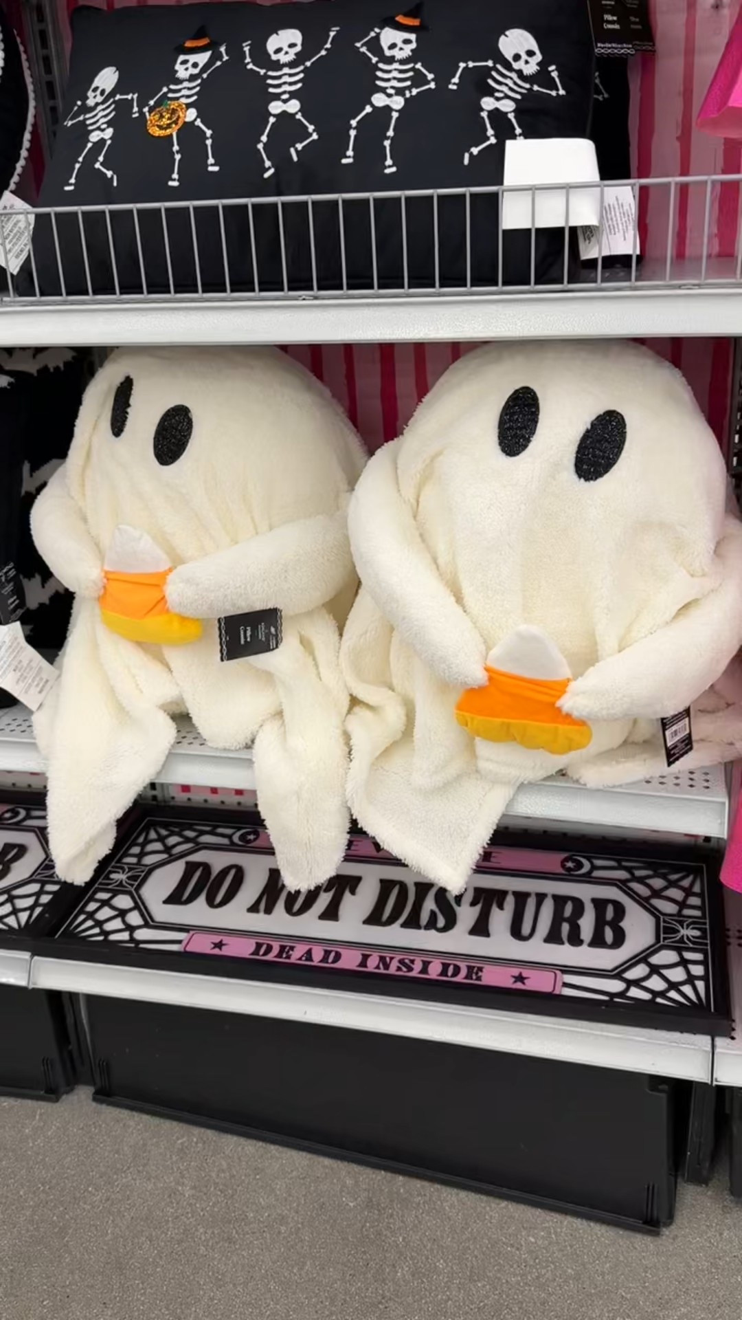 Just spotted the cutest new Halloween pillows at Michaels!!! 👻 

Halloween decorations, Michaels Halloween 2025, Halloween home decor, spooky season finds, fall decorations, Halloween mantle decor, Halloween entryway, affordable Halloween decor, indoor Halloween decorations, Michaels seasonal decor

#LTKParties #LTKSeasonal #LTKHome

#LTKSeasonal #LTKFindsUnder50 #LTKHome