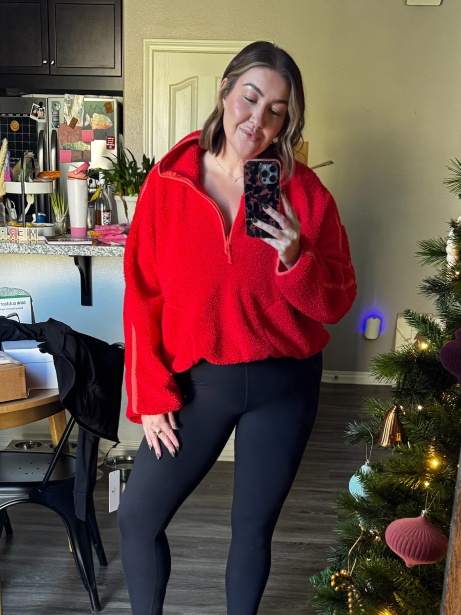 My favorite fleece- on sale for $25! 

Half zip
Fleece pullover


#LTKHoliday #LTKCyberWeek #LTKFindsUnder50