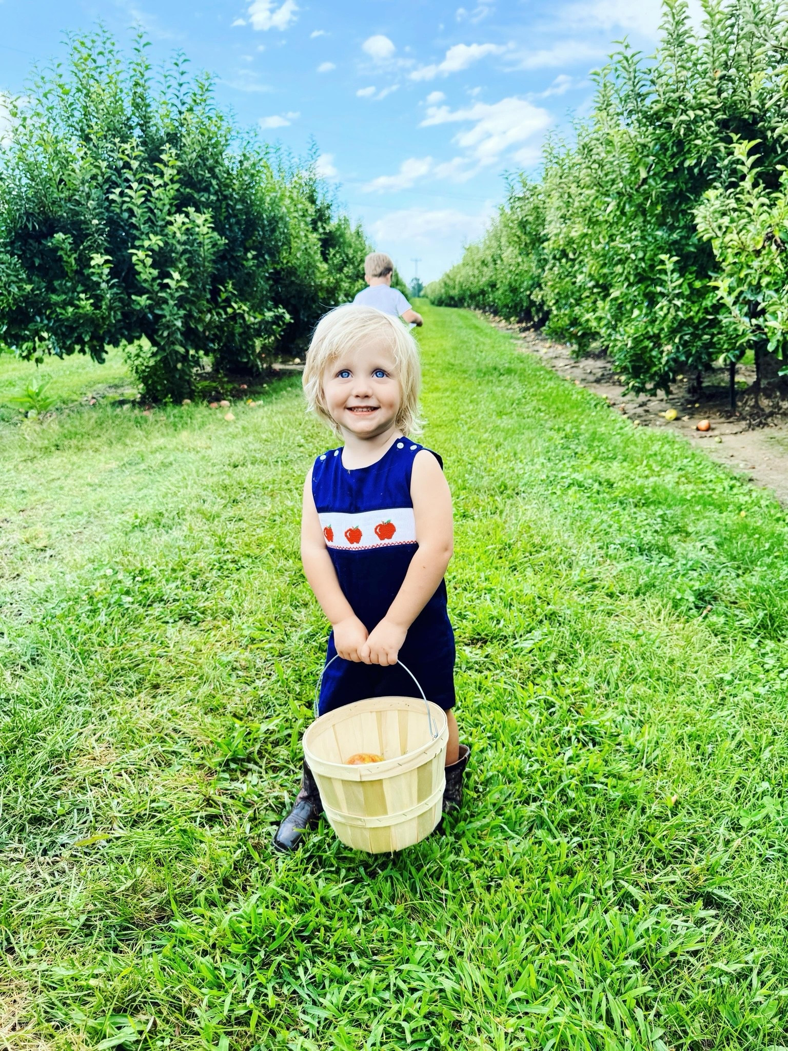 There’s just nothing cuter or more adorable 🥰 than a baby in boots 🤠 with a basket 🧺 full of fresh-picked apples!! 🍎🌳 You really are the apple 🍏 of our eye 😉, Sweet Baby Levi Rhett!! 👶🏼 Happy September, y’all!! ♥️ It’s officially apple pickin’ season!! 🫶🏽 #happyseptember #september1st #appleofmyeye #applepickingtradition #helloseptember