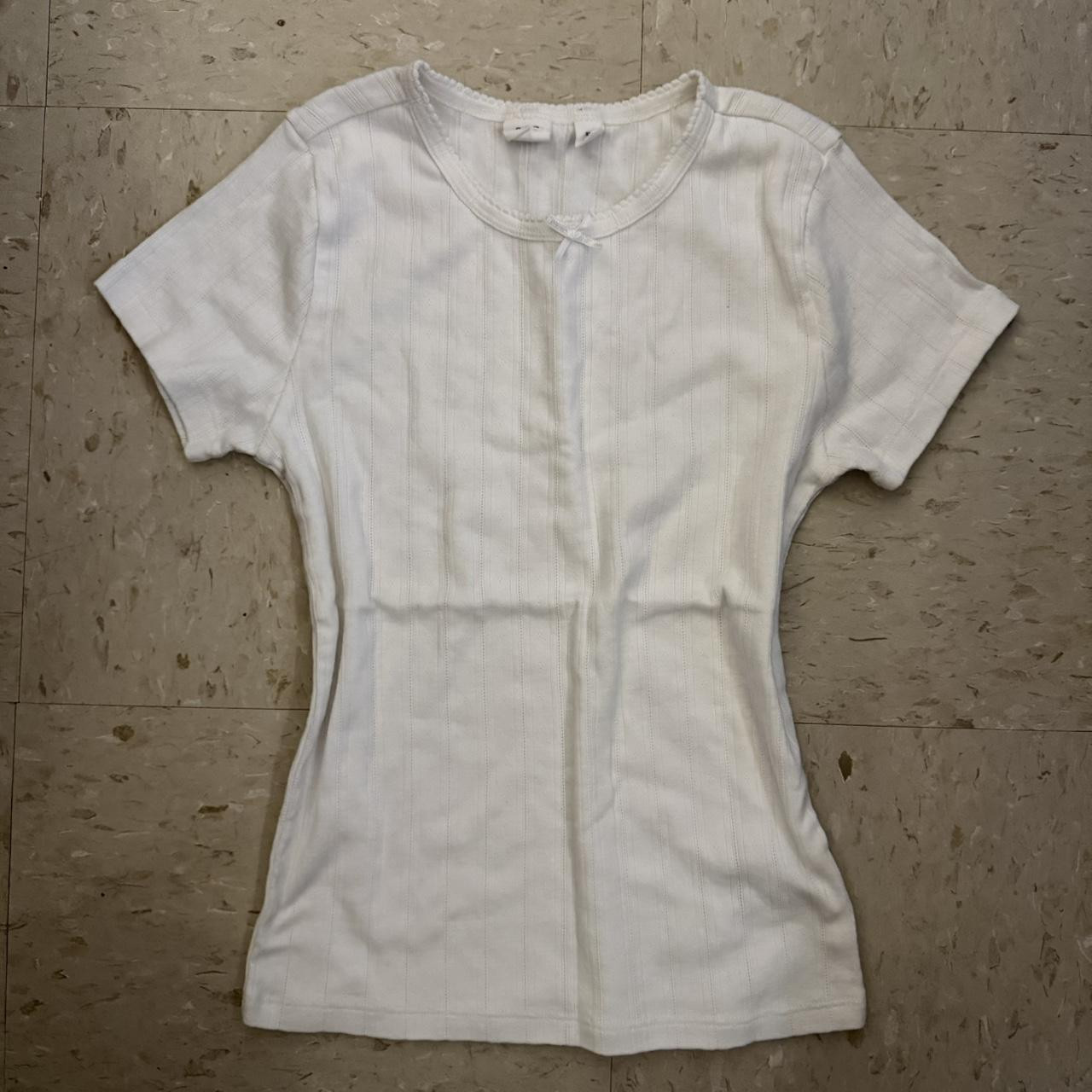 Gap Women's T-shirt - White - 0 | Depop US
