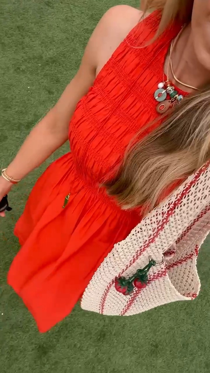 Perfect red dress for the 4th! 
Runs TTS, wearing size XS

#LTKootd #LTKgrwm #LTKSeasonal