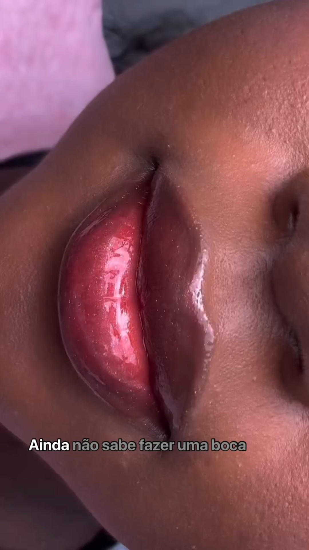 Vamos de boca perfeita hoje! 

ME SIGA PARA MAIS DICAS 

Gloss transparente @maccosmeticsbrasil 
Gloss vermelho @rubyrosebrasil 
Lápis castanho @marchetti.oficial 

#makeup #tutorial #makeuptutorial #bocaperfeita

#LTKbrasil #LTKbeleza