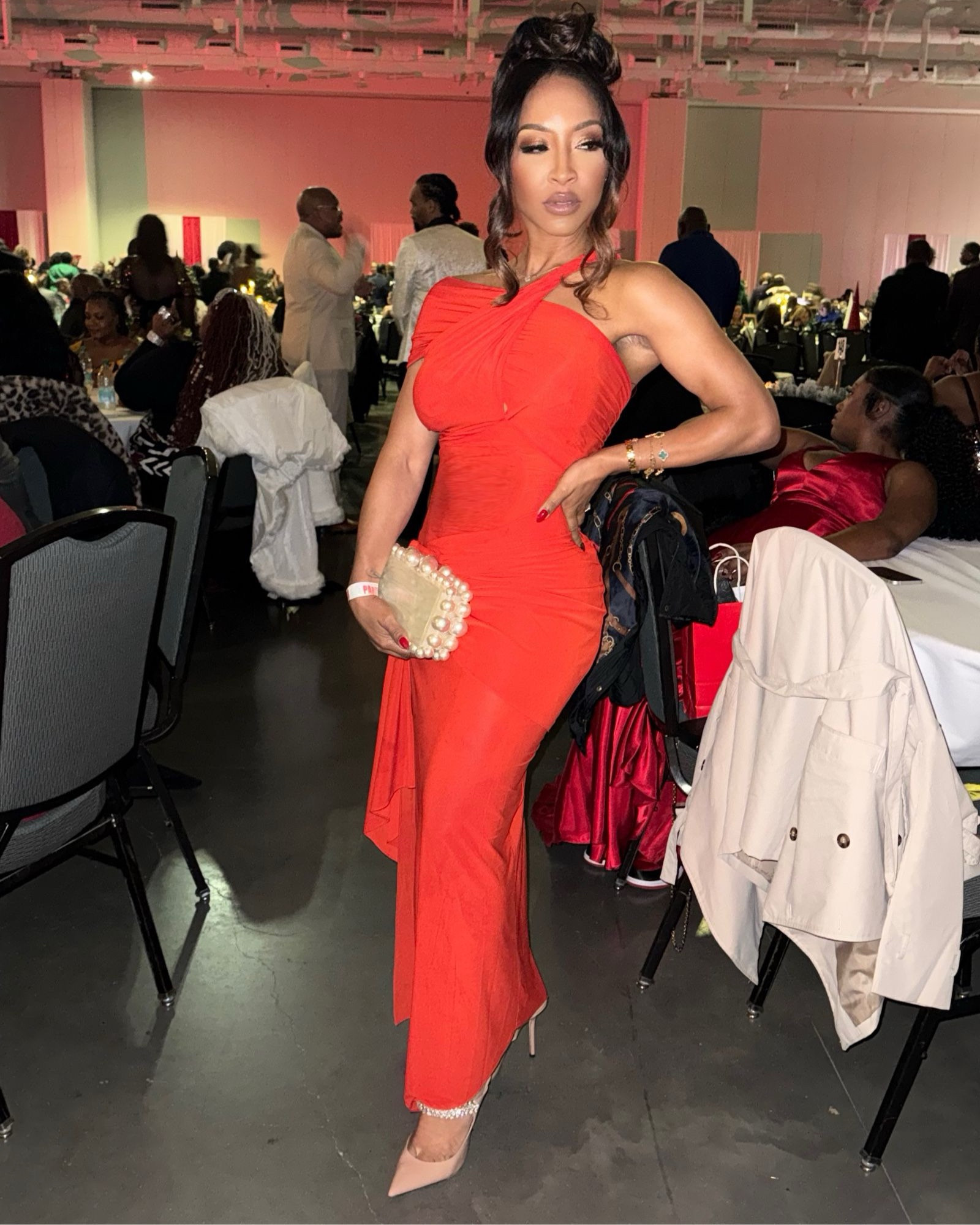 The most wonderful time of the year ❤️🎄 The lady in red wore a classic Ronny Kobo 

#LTKHoliday #LTKSaleAlert #LTKParties