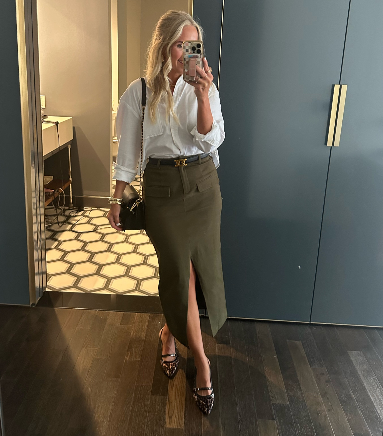LTKCon snappy casual look! Great for the office or classroom too. Wearing a small in the maxi skirt and a medium in the cropped button down. I wish I had a small. 

#LTKFindsUnder50 #LTKFallSale #LTKCon
