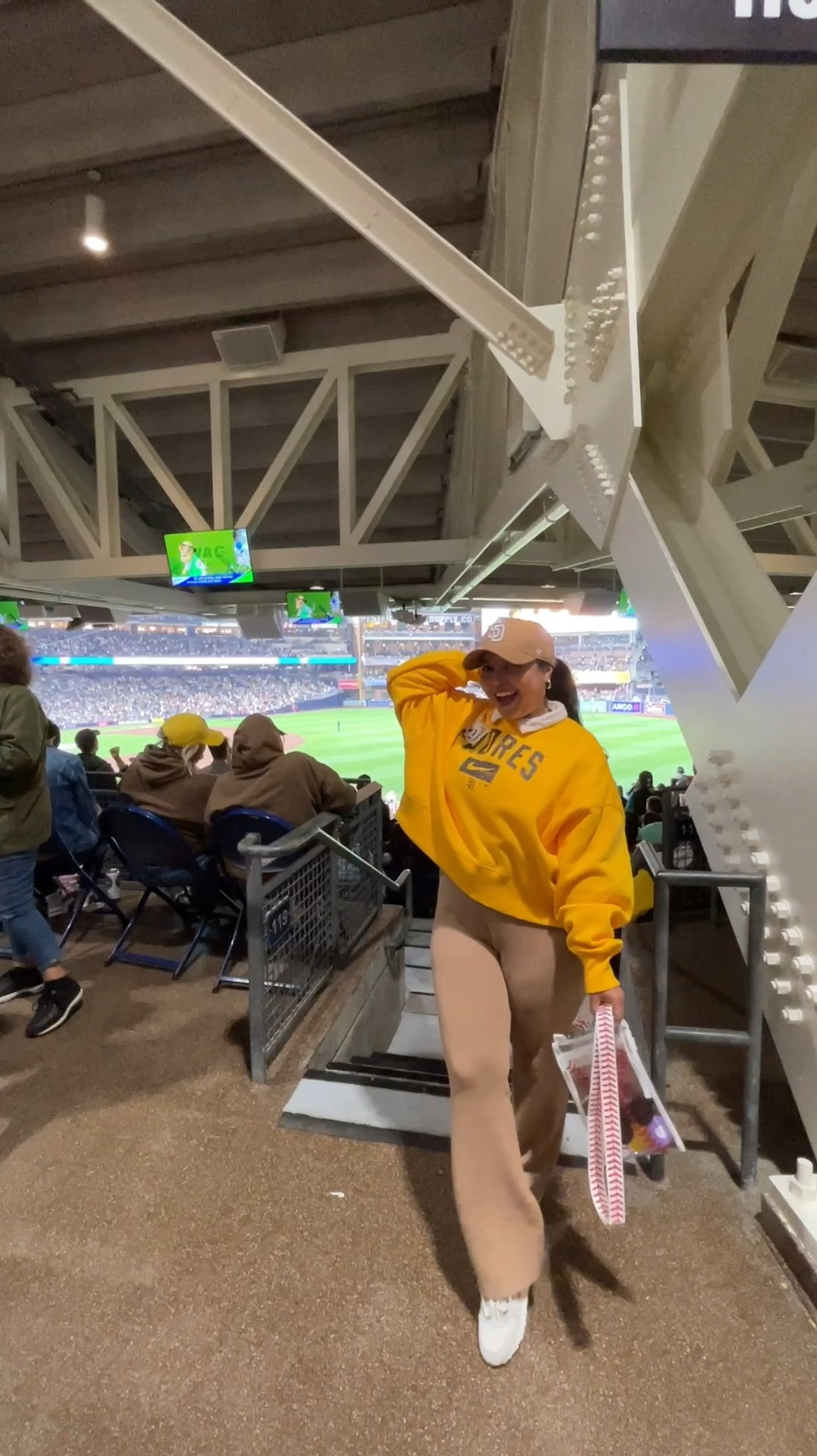 Baseball Game Day outfit

#LTKStyleTip #LTKActive #LTKTravel