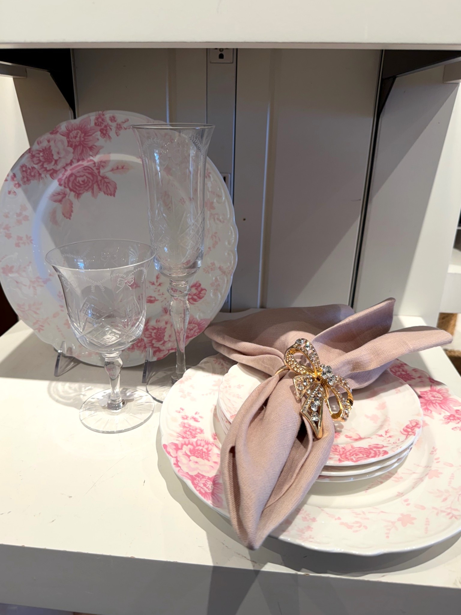 Perfect dining set for summer brunches 🩷

Dining, brunch, glassware, silverware, napkin ring, pink, floral print, pink floral, table settings, dinner party, host, party host, bridal shower, wedding, wedding gift, gift for her.

#LTKWedding #LTKHome #LTKfoodie