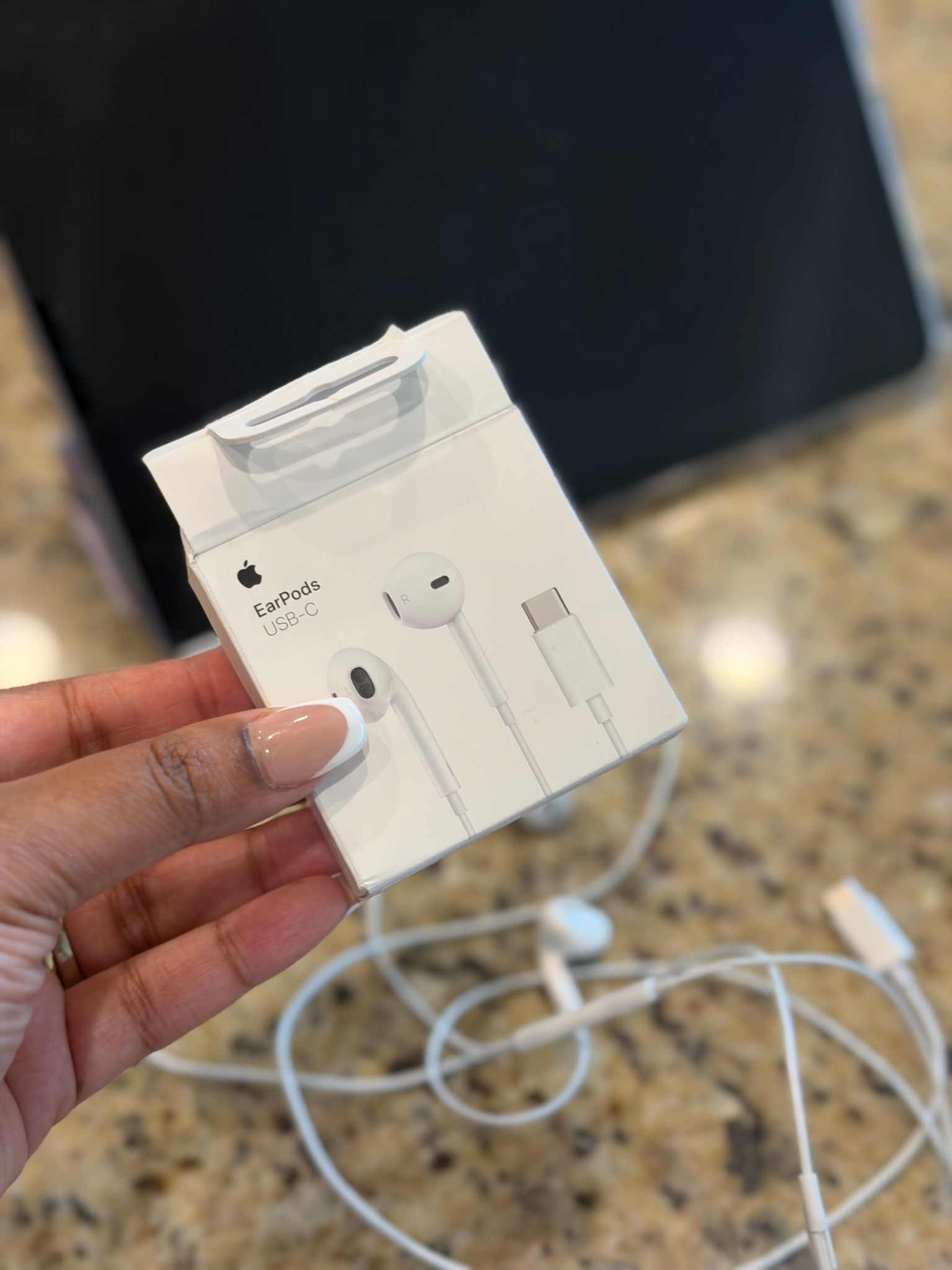 Back to wired head phones 📱. With all the new news about head phones , I tools it back to wired . Are you still using Bluetooth? Or back to wired ?? 

#LTKfitnessgoals #LTKTravel #LTKselfcare