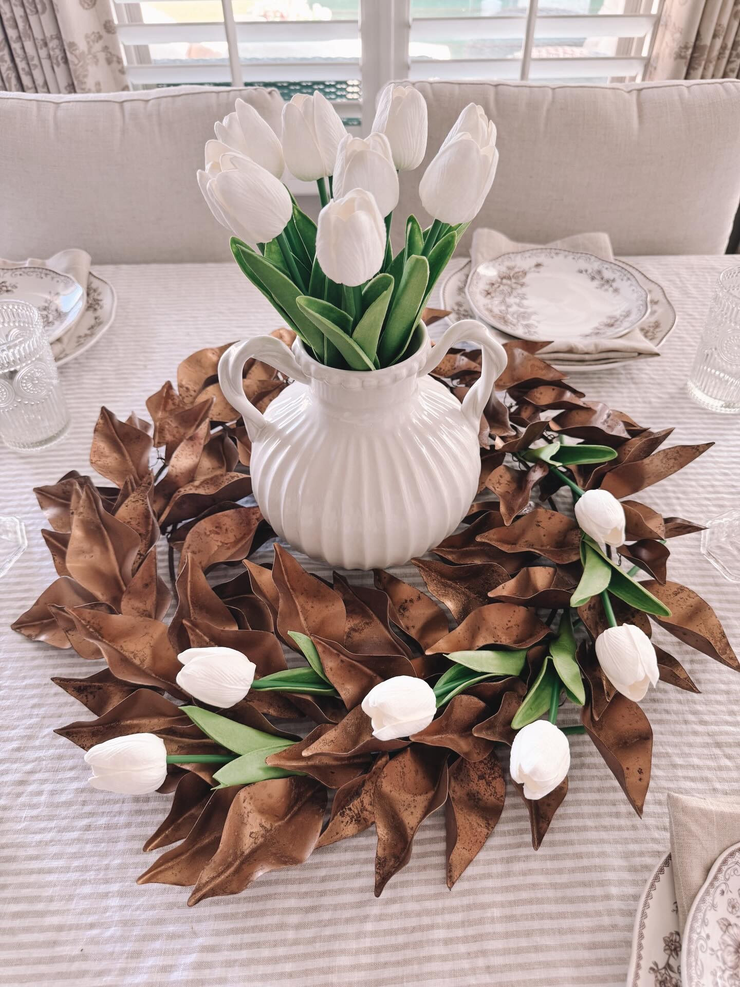 I’ve had this gorgeous wreath from @pearl_and_creek since Fall it has been so fun to use and decorate throughout the seasons! I think using it as a centerpiece is my favorite so far! I easily added a few tulips for a festive spring touch that also works great for Easter. 

You can find this wreath and other variations of it in my bio and stories. Use code 387GZH3M for 15% off

#springdecor #centerpiece #wreath #springwreath
