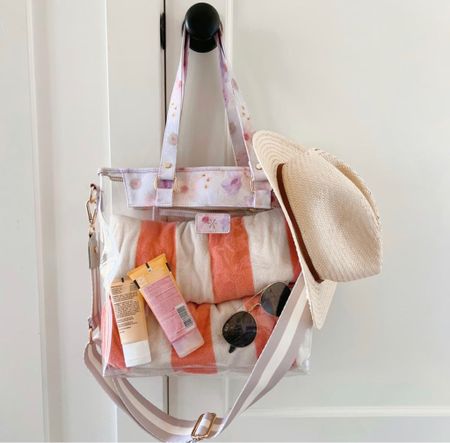 Clear tote is perfect for the beach! But works well as a regular purse too! 

#LTKitbag #LTKtravel #LTKstyletip