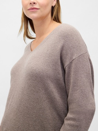 Maternity CashSoft V-Neck Sweater | Gap (US)