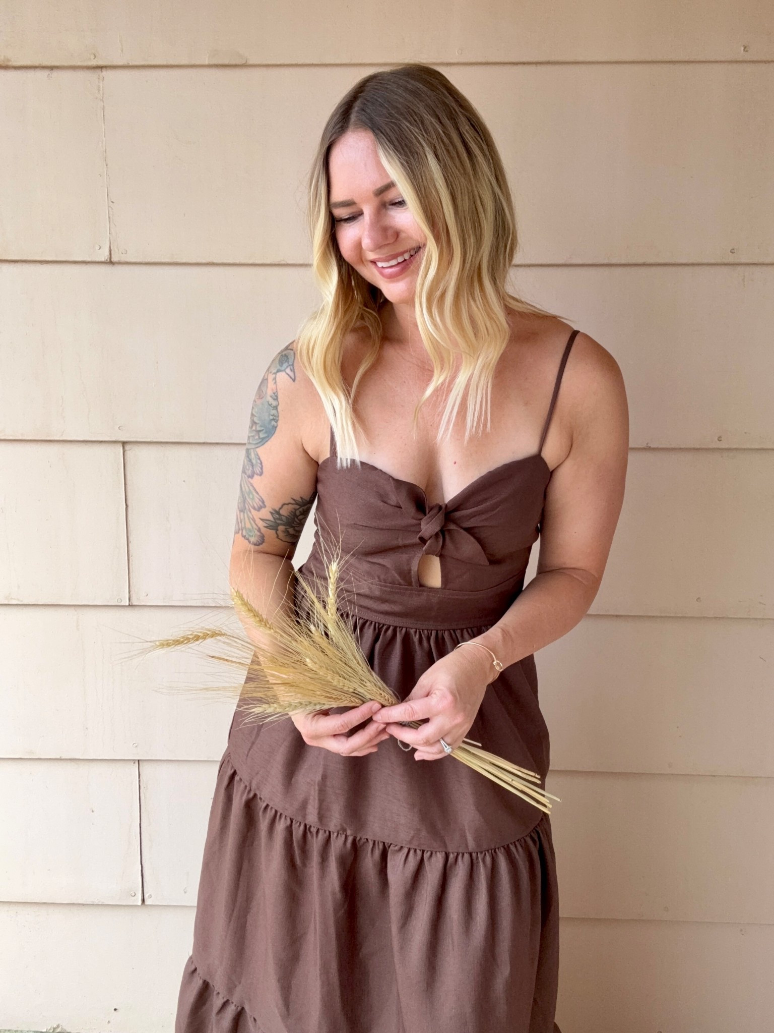 Ready for the ber months 🍂
Brown maxi dress size small @francescas