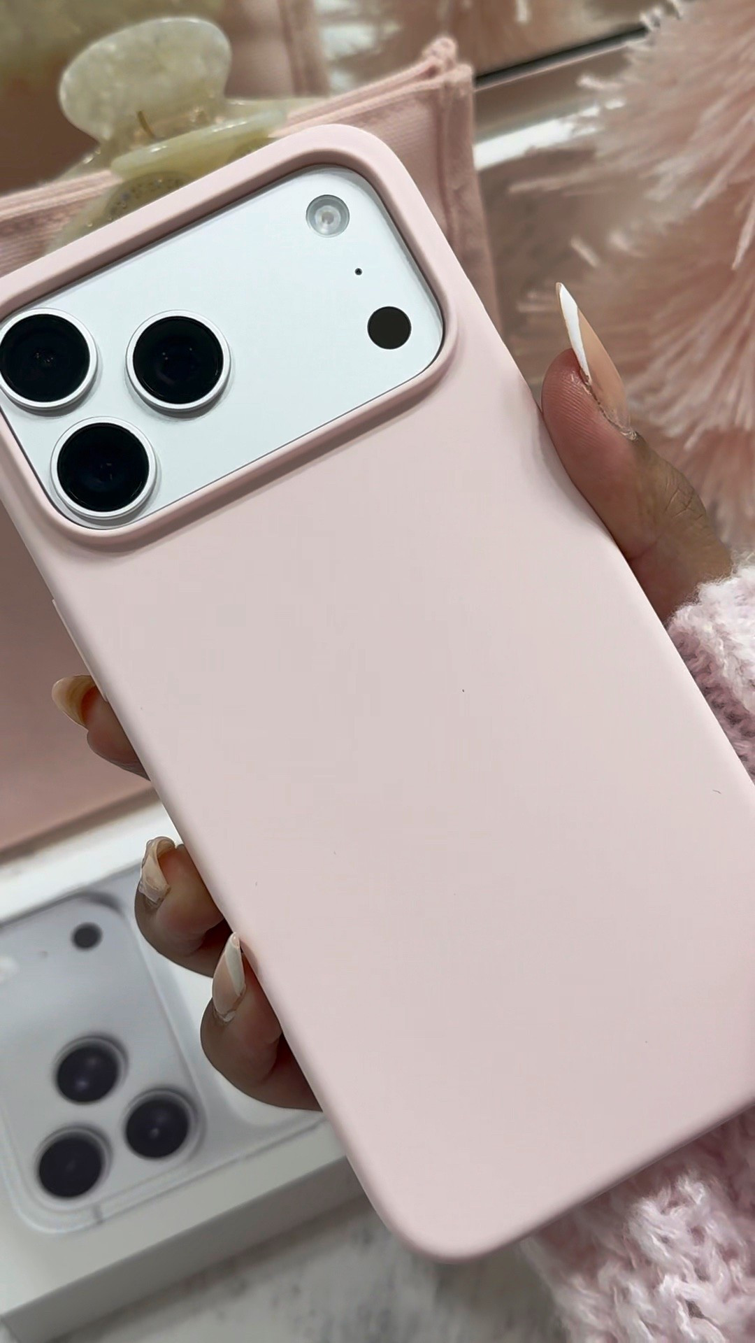 Pink iPhone 17 pro max case!

#pinkaesthetic #pinktech #iphone17promax 

#LTKGiftGuide #LTKU #LTKHoliday