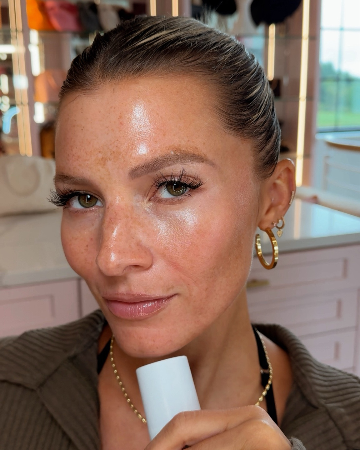 My skin right now?!?!? All thanks to @sundayriley 😭💗 The good genes treatment always gives you such a good glow @Sephora

#LTKBeauty #LTKgrwm