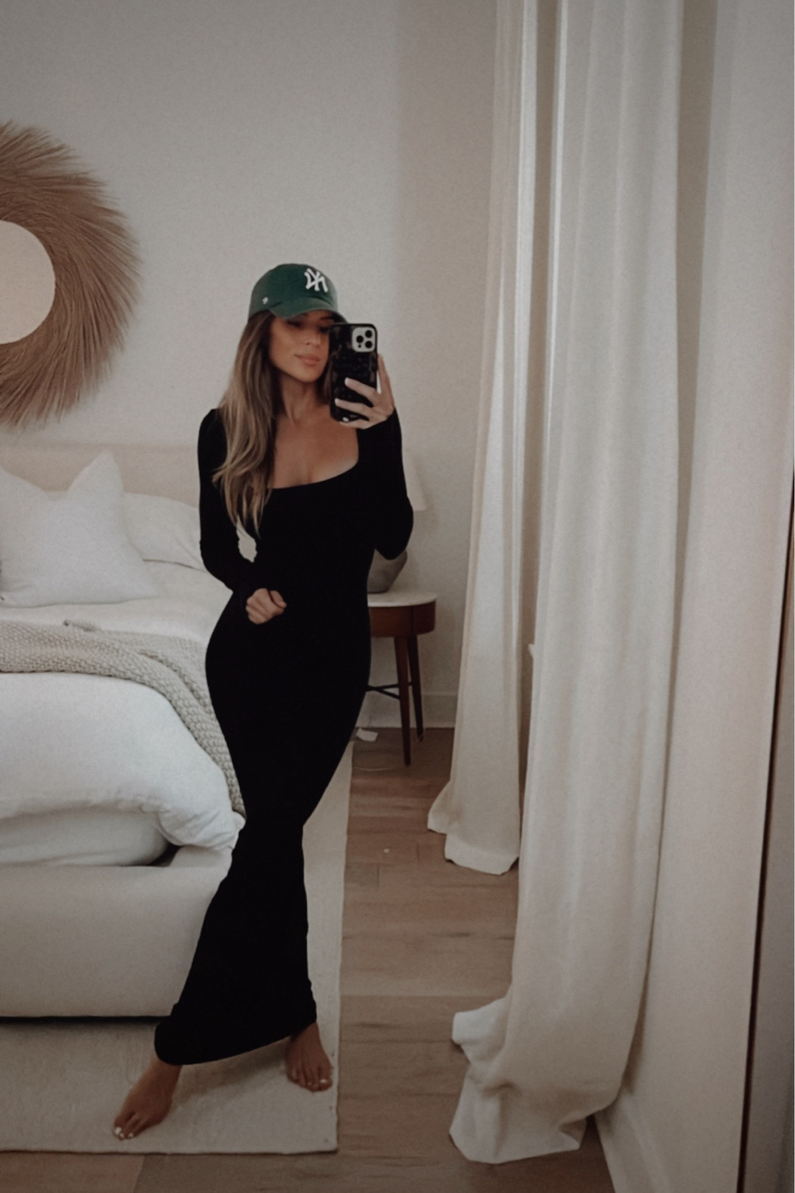 Skims in xs 
Abercrombie hat

#LTKHoliday #LTKGiftGuide #LTKCyberWeek