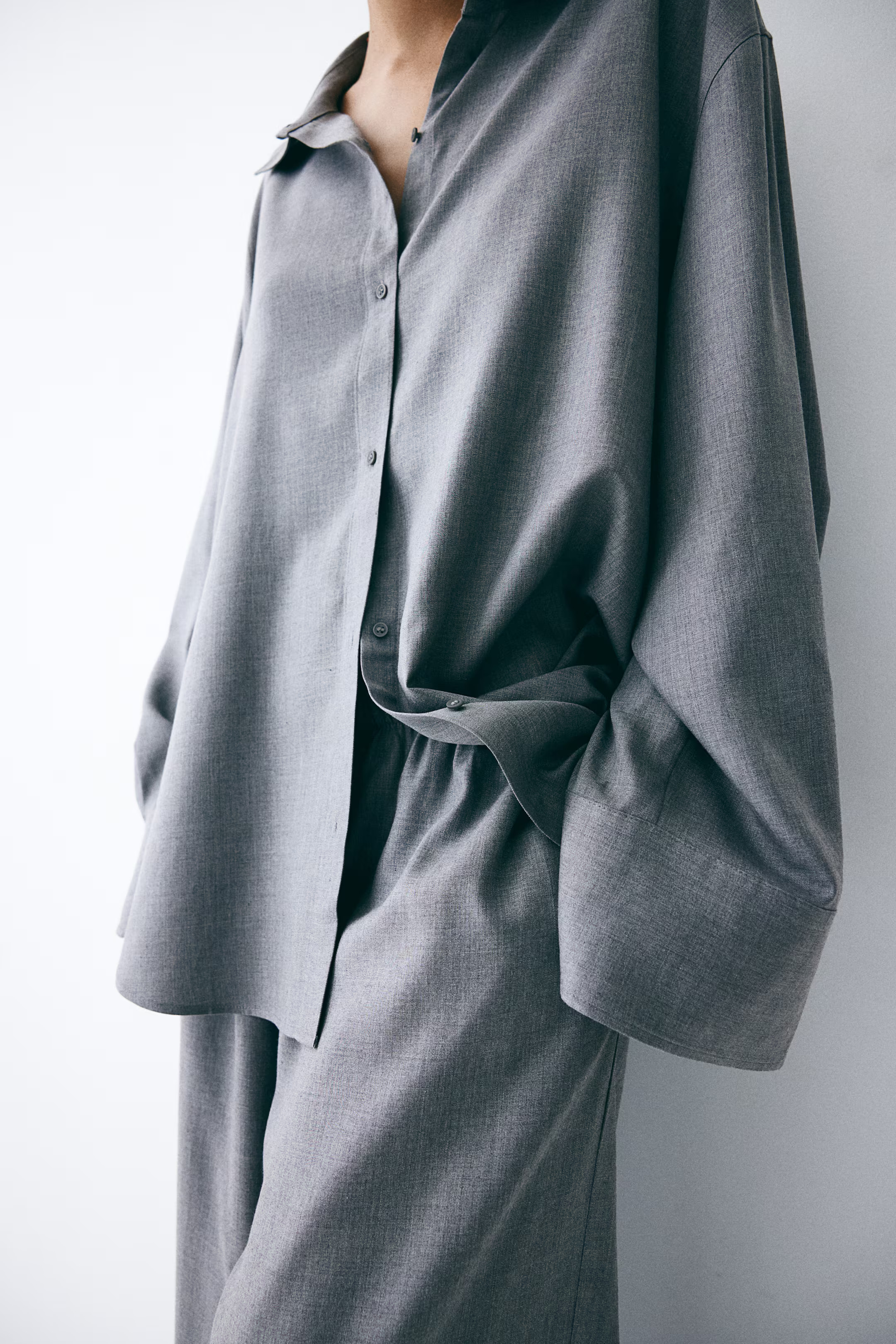 Oversized lyocell shirt | H&M (UK, MY, IN, SG, PH, TW, HK)