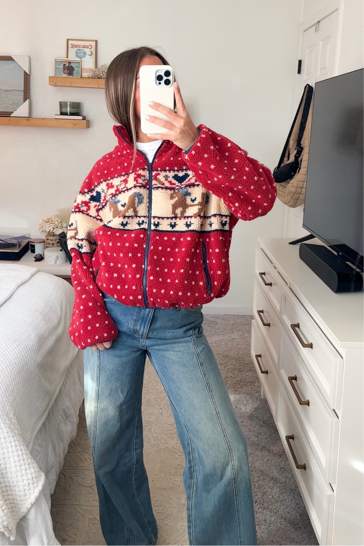 jacket - M
jeans - S