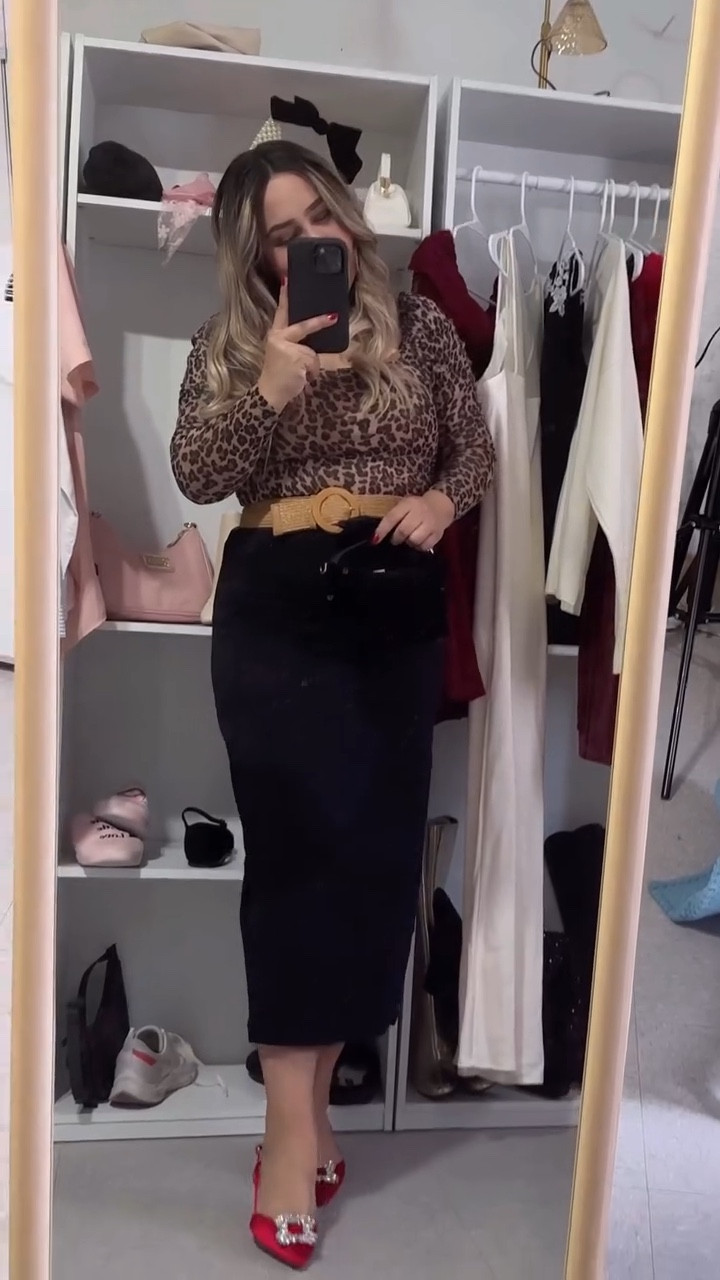 Valentine’s Day Inspo ❤️ 
#inspooutfit #ootd #stylefashion #ltk #ltkcreator #inspovalentinesday #skirt #fashionreels