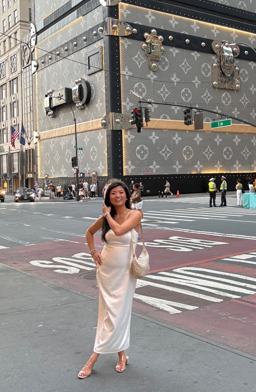 It’s giving Sex and the City for
the millennial 

#LTKHoliday #LTKTravel #LTKWedding