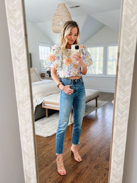 floral top d e t a i l s 🌸 
<jeans are old BlankNYC Madison crop, linked current washes >

#floral #spring #springfashion #fashion #date night #baby shower 

#LTKSeasonal #LTKFind