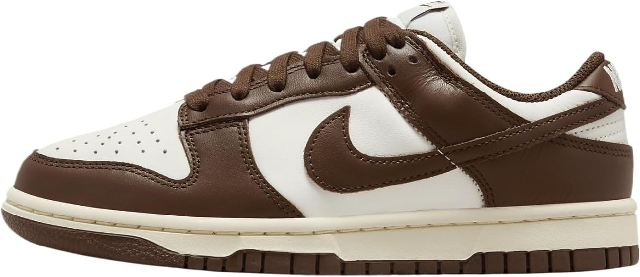 Nike Women's Dunk Low Sneaker | Amazon (US)