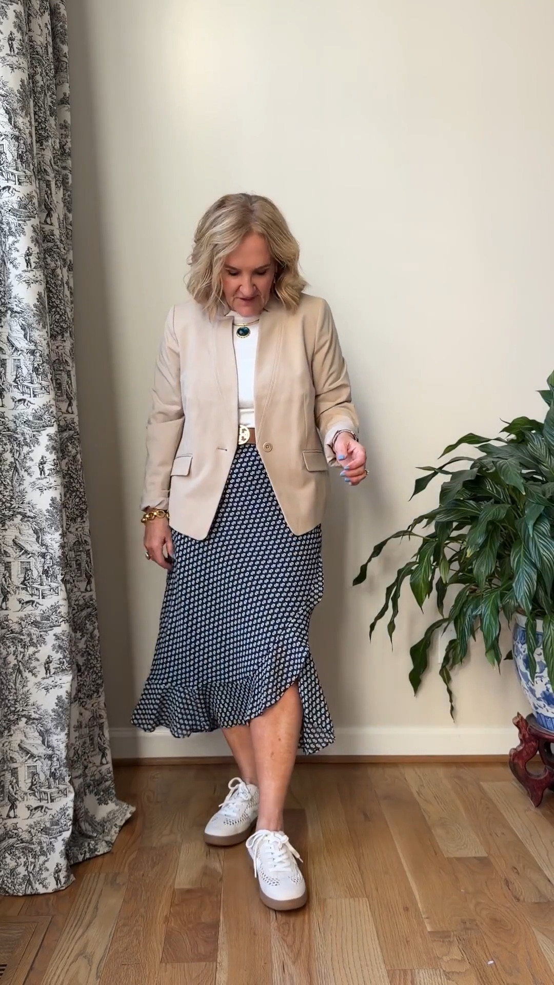 Blazer size 10 petite it’s a really nice cotton poplin performance fabric
White tea I’m wearing a small butt I would wear a medium if I was just wearing it on its own
Skirt I’m wearing a medium regular

Office outfit, teacher outfit, spring outfits, spring casual


#LTKOver40 #LTKWorkwear #LTKSaleAlert