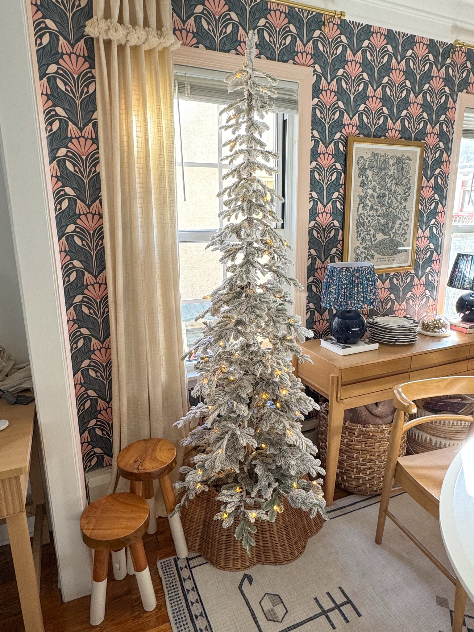 Slim christmas tree. This is 7 ft pre-lit. 


#LTKHome #LTKHoliday