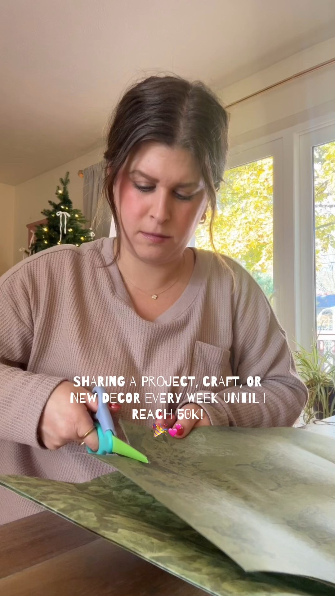 Journey to 50K with me 👯‍♀️🧚‍♀️

It’s a crafty Christmas for me! ⭐️

I love how these paper chains & paper stars turned out! I just used random scrapbook paper I had lying around. If you look close enough, you’ll see the papers have butterflies & birds on them!

These are such fun & easy crafts to add to your Christmas decor 🌲



#LTKHoliday #LTKSeasonal #LTKHome