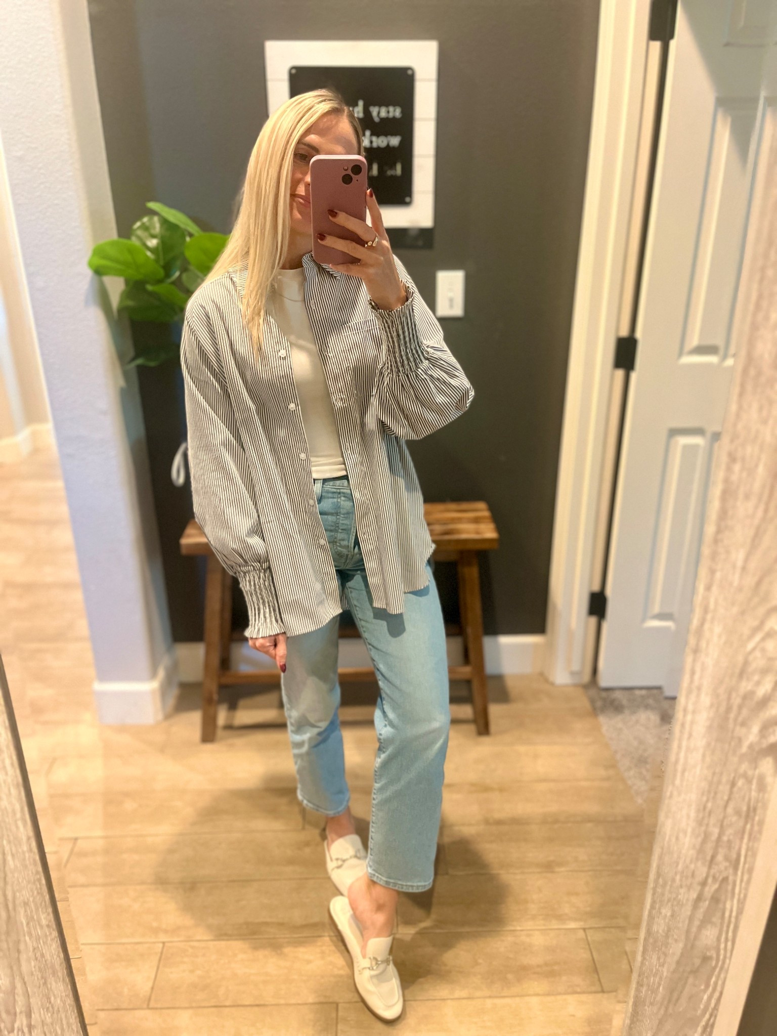 Teacher outfit, fall workwear, jeans and oversized button up top 

#LTKWorkwear