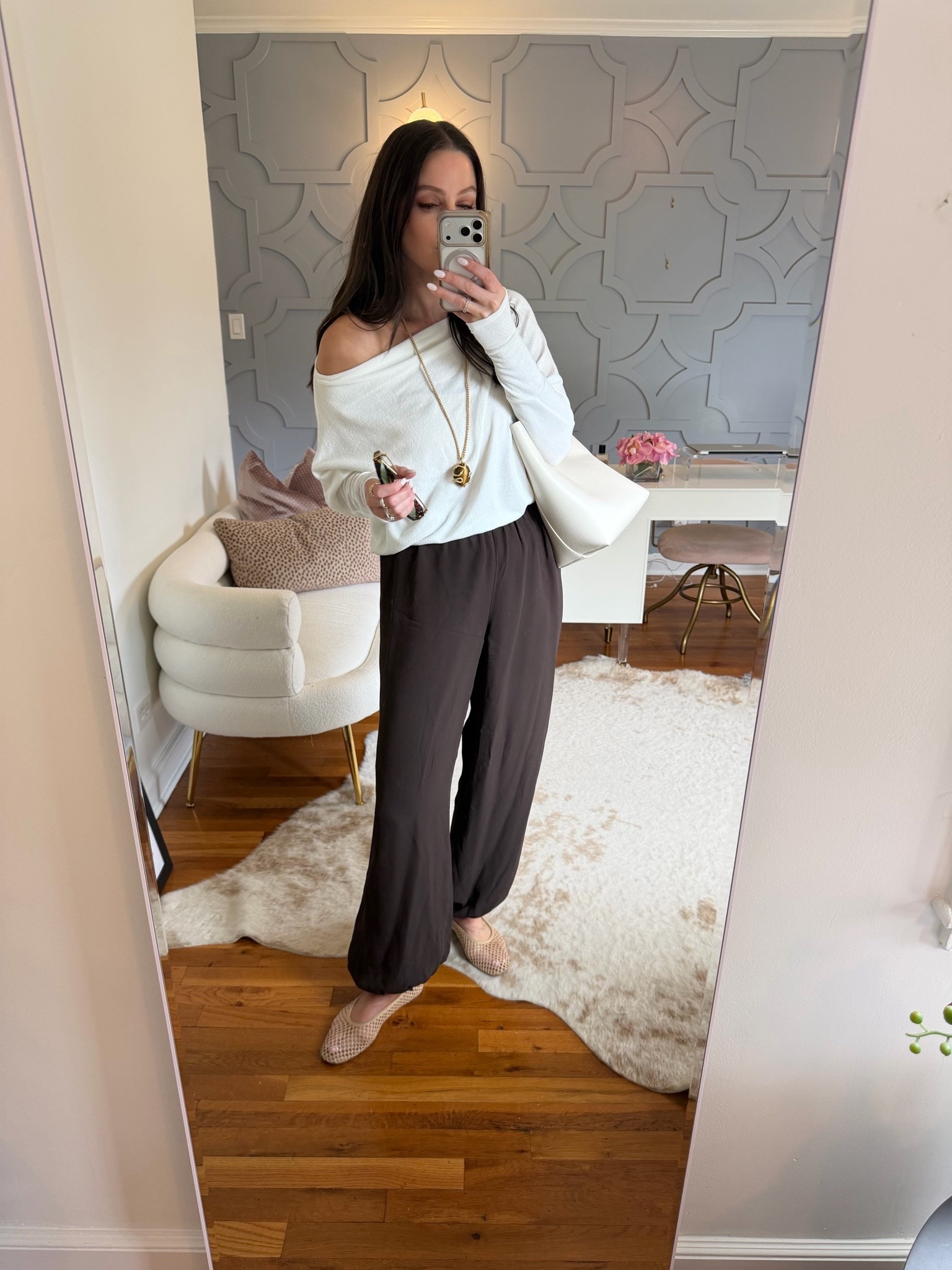 OUTFIT IDEA: Errands/Weekend Elevated Casual 
Top: size down one
Pants: true to size