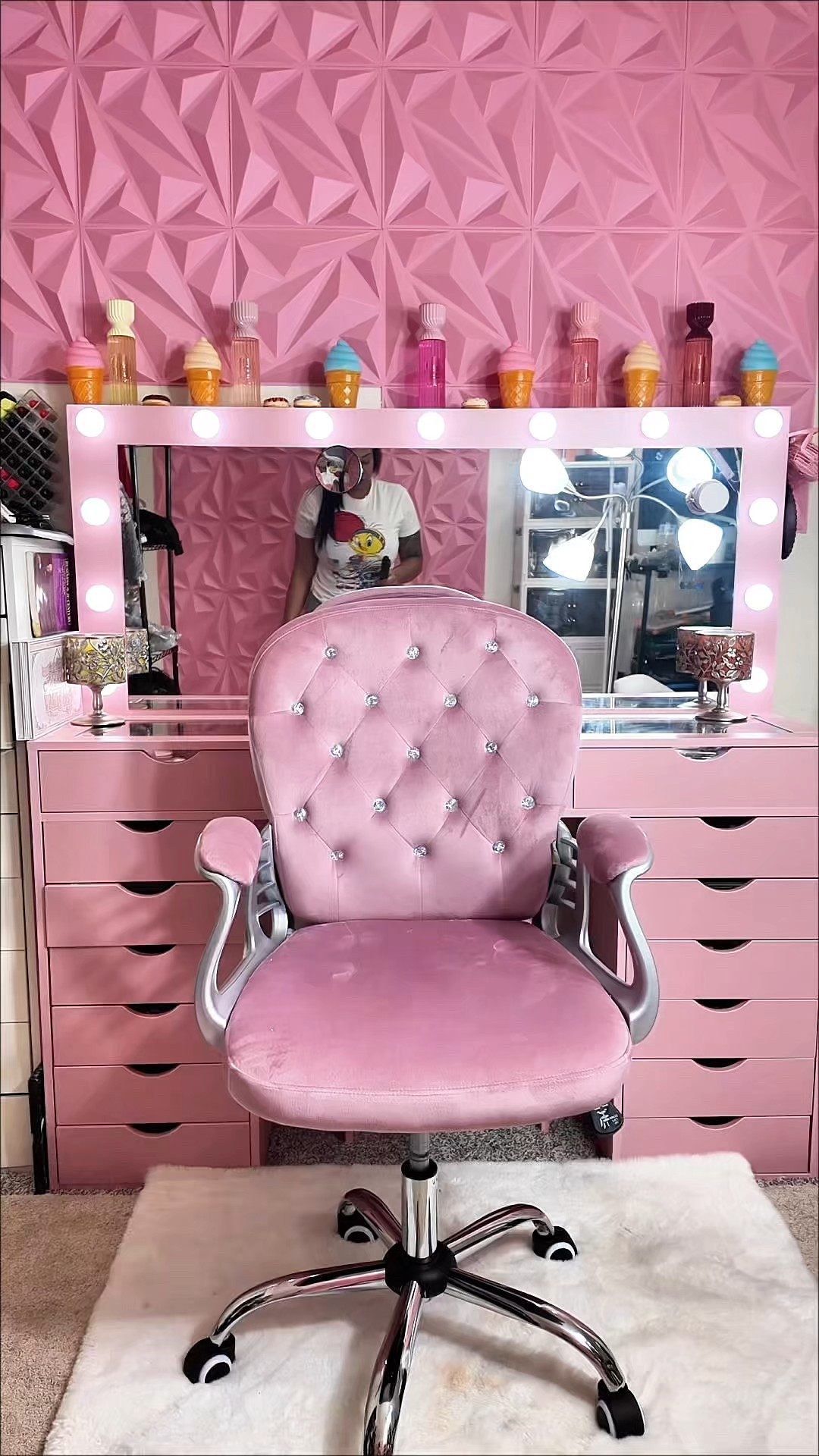 The ultimate vanity setup if you’re tired of doing your makeup in bad lighting or on the floor. This makeup vanity has built-in LED lights, tons of deep storage drawers, and a huge mirror that makes your whole space look elevated. If you’ve been wanting a luxury vanity without spending luxury prices, this is the one to grab! #vanitytable #makeupvanity #vanityset #beautyroomdecor #gettingreadyspace #homedecorfinds #organizationgoals #LTKhome #LTKbeauty #LTKsale #blackfridaysale #pink #girlie #makeup #makeupstorage 

#LTKBeauty #LTKselfcare #LTKGiftGuide