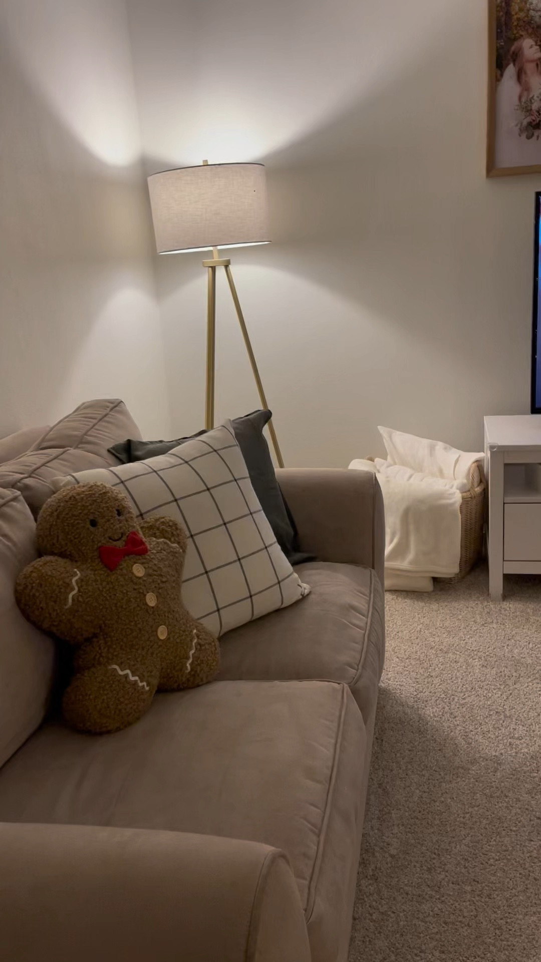 My living room Christmas decor 🎄

#LTKSeasonal #LTKhome #LTKVideo