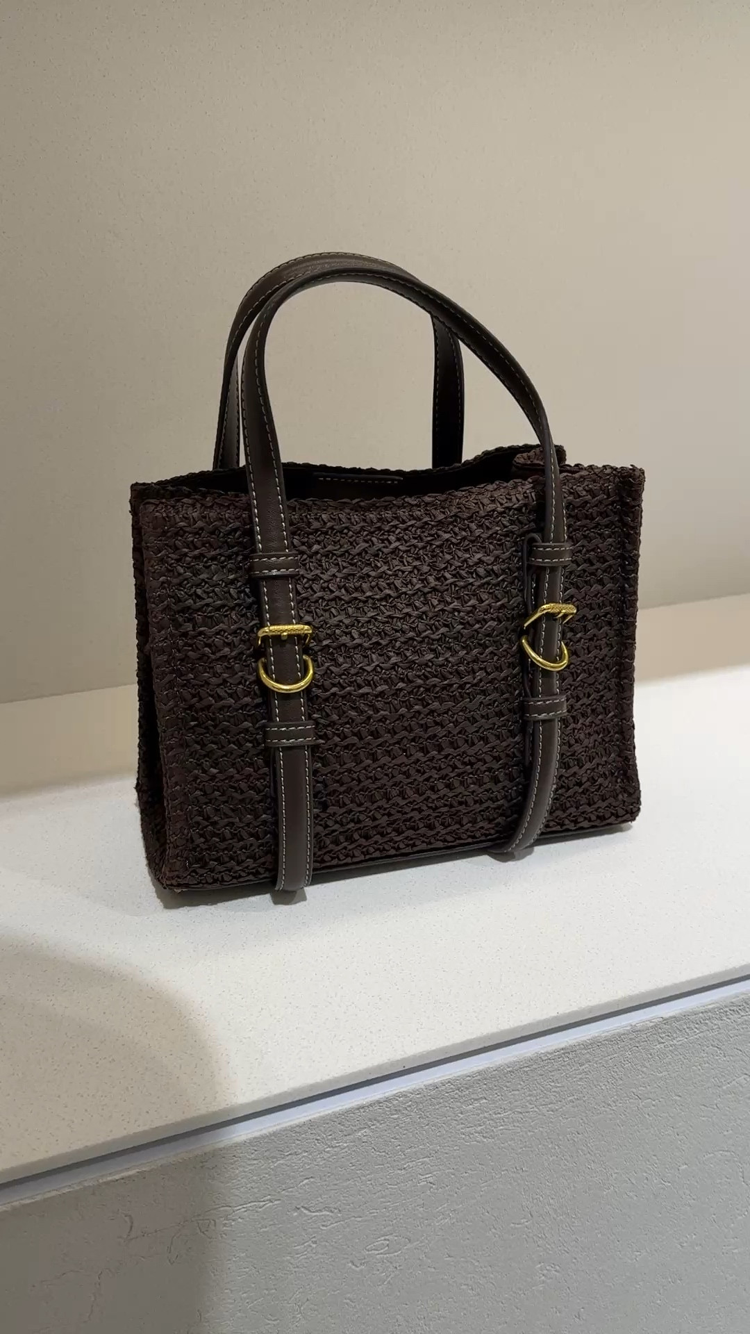 brown mini straw purse find! 

#LTKspringtrends