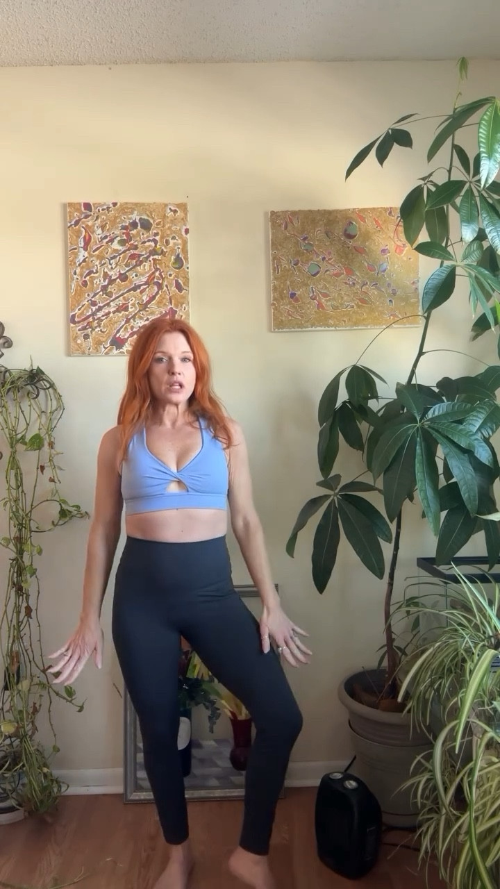 I’m just going to live in these leggings!  They are that good!  Comment “leggings” to shop!  Shorty stamp of approval and squat proof! 

Leggings:
No front seam
Buttery-soft fabric
High-waisted seamless waistband
V-seam back
Squat-proof and not see through

#yunoga #yunogaamazon #leggings #athleisure #activewear