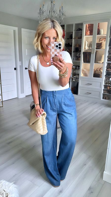 How dang cute are these trouser jeans?!?! Paired it with this seamless bodysuit that is so soft!!!!
Bodysuit sized up to medium
Trousers size 4 but exchanging for size 2 (elastic, stretchy back)
Heels TTS

#LTKfindsunder100 #LTKstyletip #LTKfindsunder50