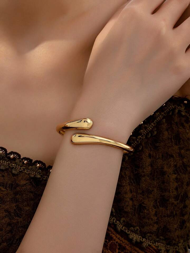 1 Pc Golden Color Wrap Around Metal Cuff Bangle Bracelet For Women | SHEIN