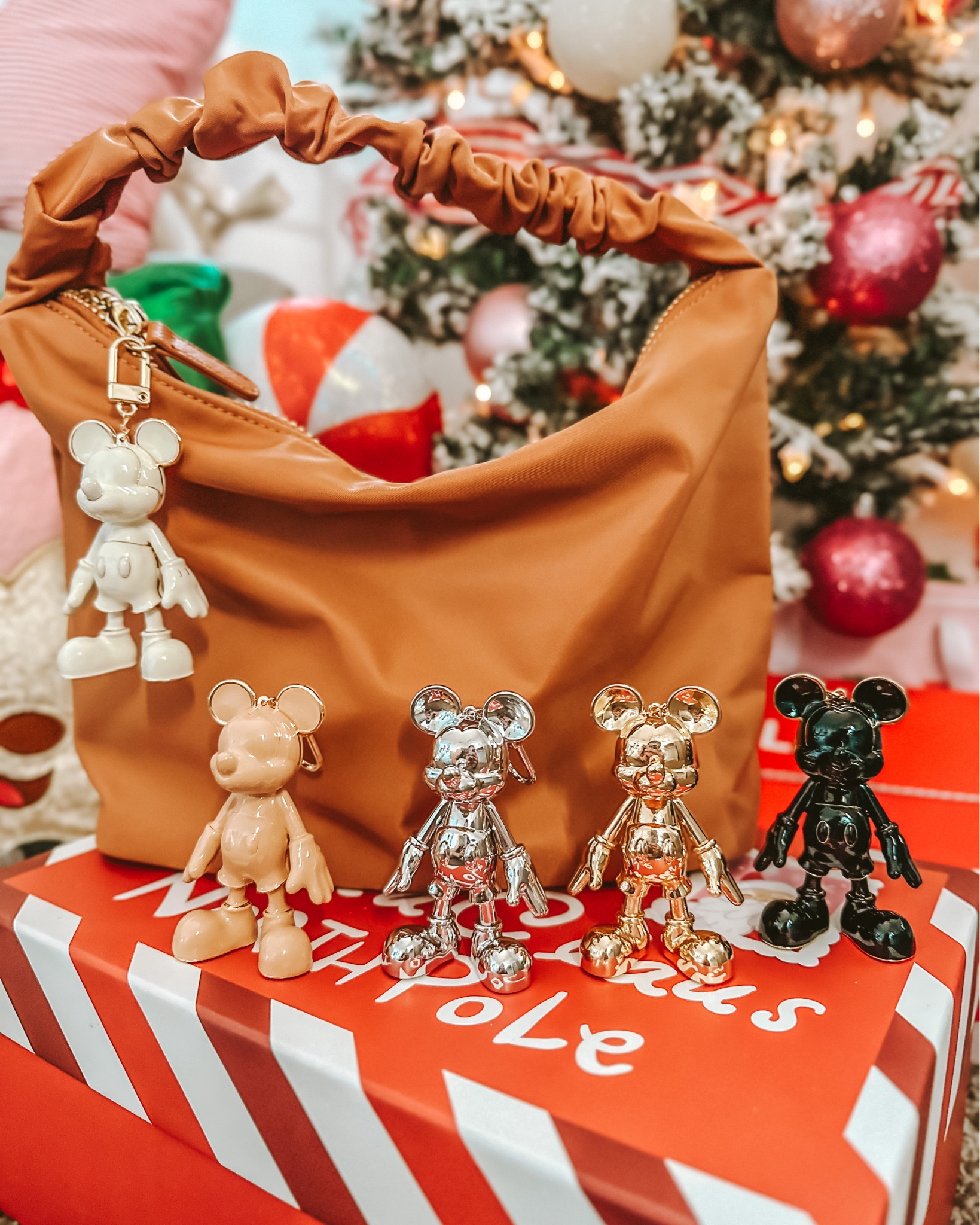 BaubleBar Mickey Bag Charms | Neutral Gift Set

#LTKstyletip #LTKSeasonal #LTKHoliday