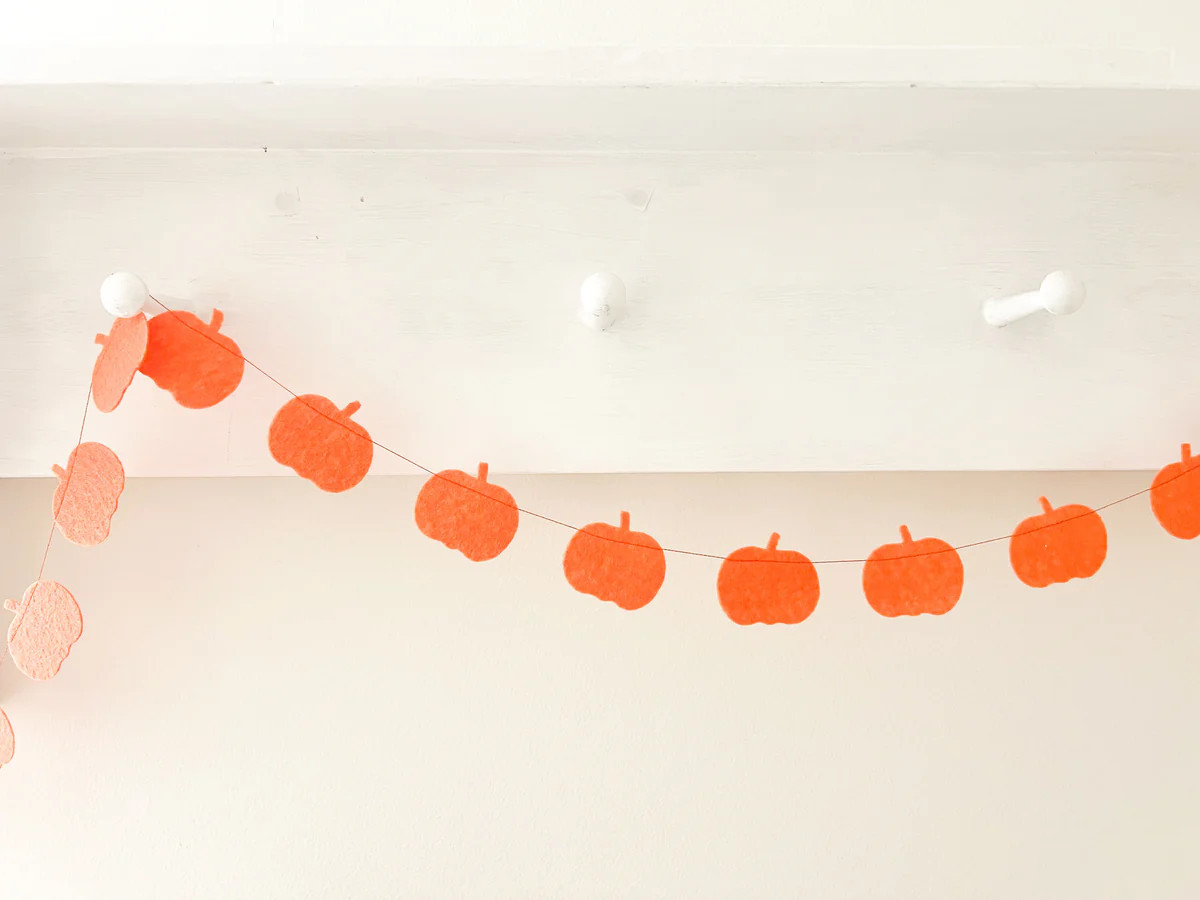 Orange Mini Felt Pumpkin Garland | Pearl & Jane