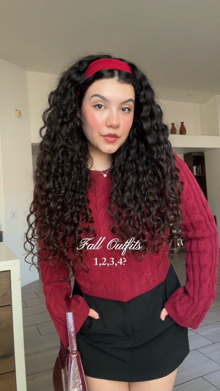 Which fall outfit is your fave?🍁1,2,3,4?
•
•
•
•
•
#beforeandafter #curlyhair #hairtransformation  #curls #curlyhairstyles #hairstyle #transformation #curlyhairroutine #hairroutine #naturalcurls #hairinspo #cachos #rizos #cachosdefinidos #ootd #outfitinspiration #oldmoneystyle  #styleinspo