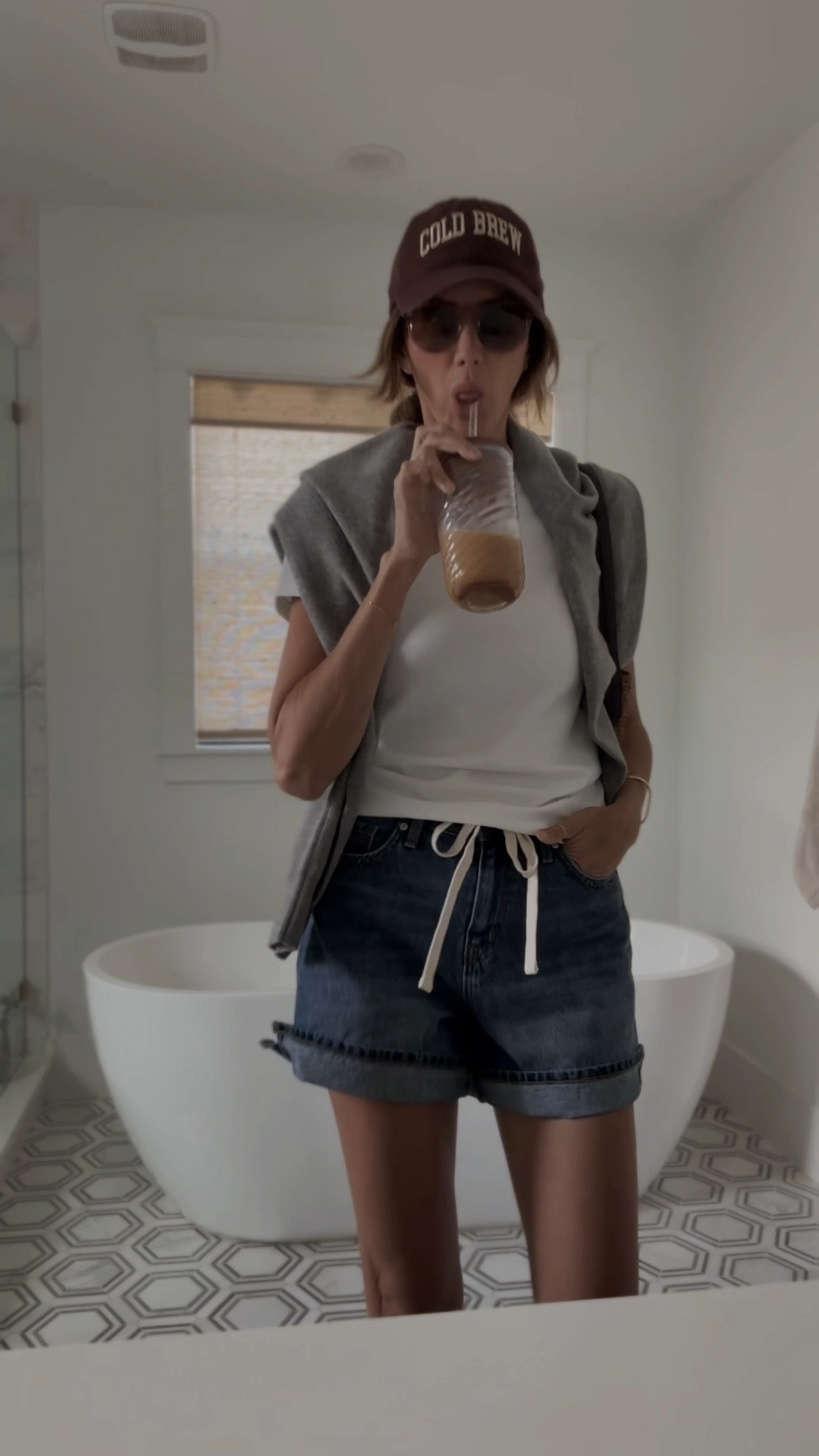 mom on the go ootd

#LTKgrwm #LTKmomlife #LTKOver40
