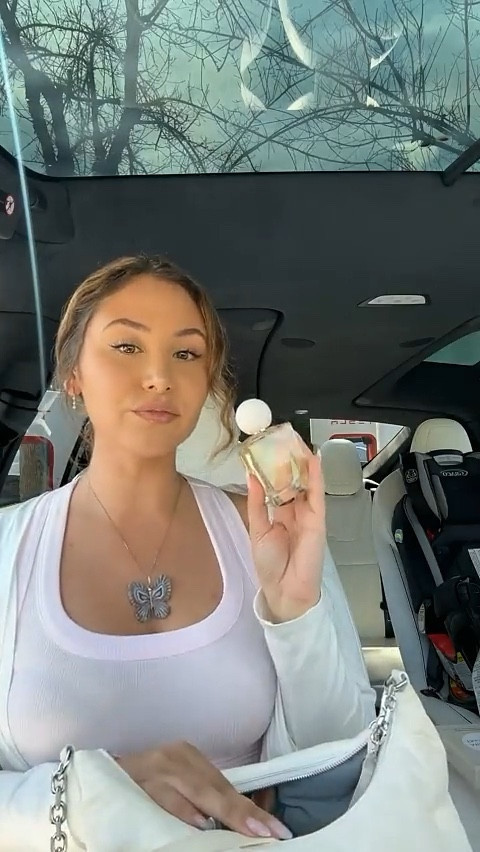 What’s in my purse!

#LTKbeauty #LTKstyletip #LTKVideo