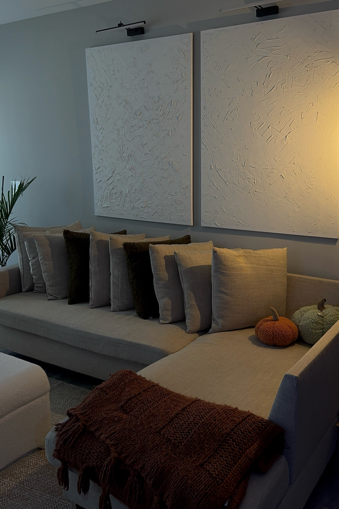 minimalist fall decor > 

#LTKHalloween #LTKHome #LTKSeasonal