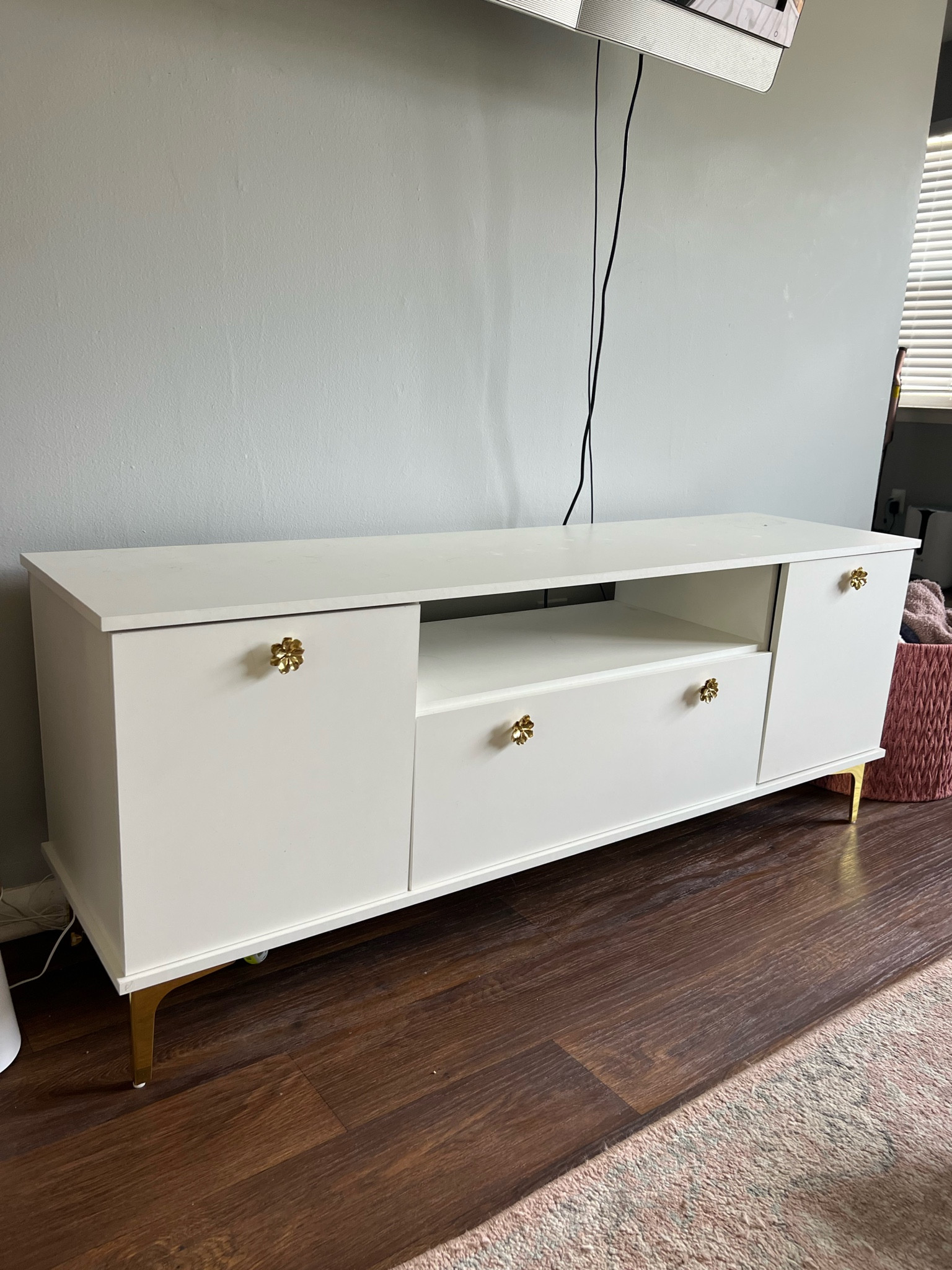 Changed out the knobs and legs on my tv stand and I love the new look!! These knobs remind me of something from Anthropologie ✨👏🏼

(Search words: tv stand, entertainment stand, flower knobs, flower furniture, cold hardware, white with gold, white and gold furniture)

#LTKunder50 #LTKunder100 #LTKhome