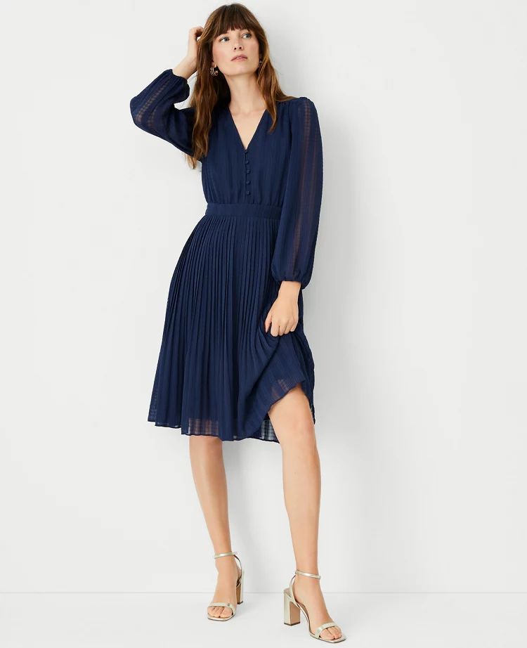 color: Pure Sapphire











selected | Ann Taylor (US)