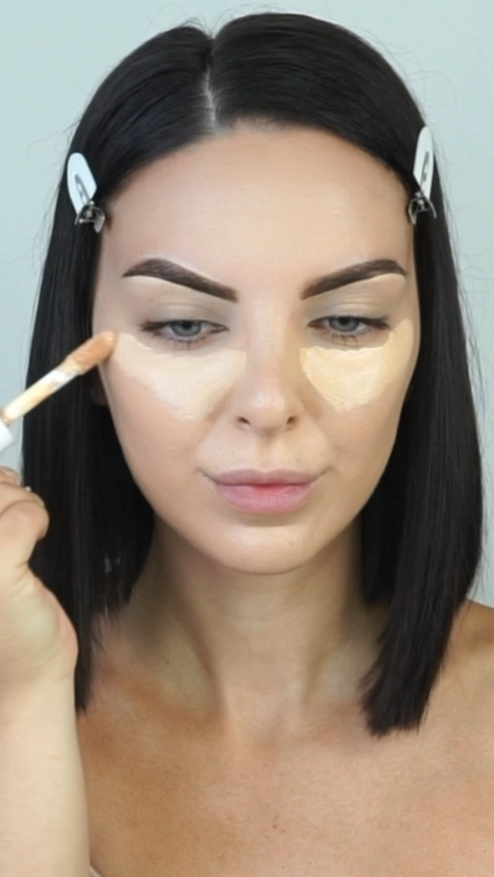 This is definiltely one of my all time favorite drugstore concealers! You can do a light application or a heavier application & it looks flawless both ways. Very good coverage & very blendable in the skin. 

#LTKGiftGuide #LTKbeauty #LTKHoliday