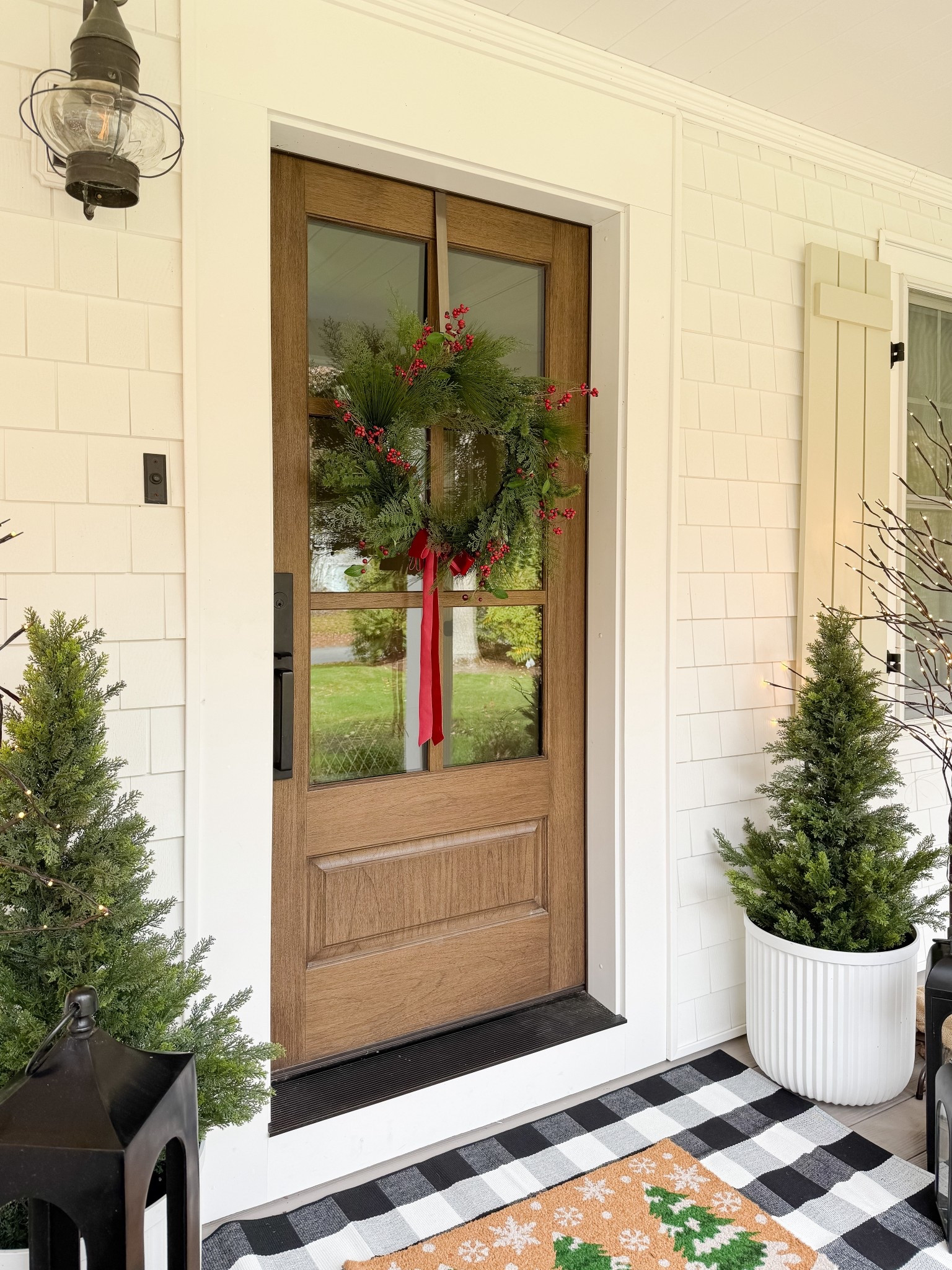 Christmas Front Porch Inspo

holiday front porch  seasonal decor  home decor  home finds  cozy front porch  Christmas wreath  twinkle trees  trending Christmas decor 

#LTKFindsUnder50 #LTKHoliday #LTKHome