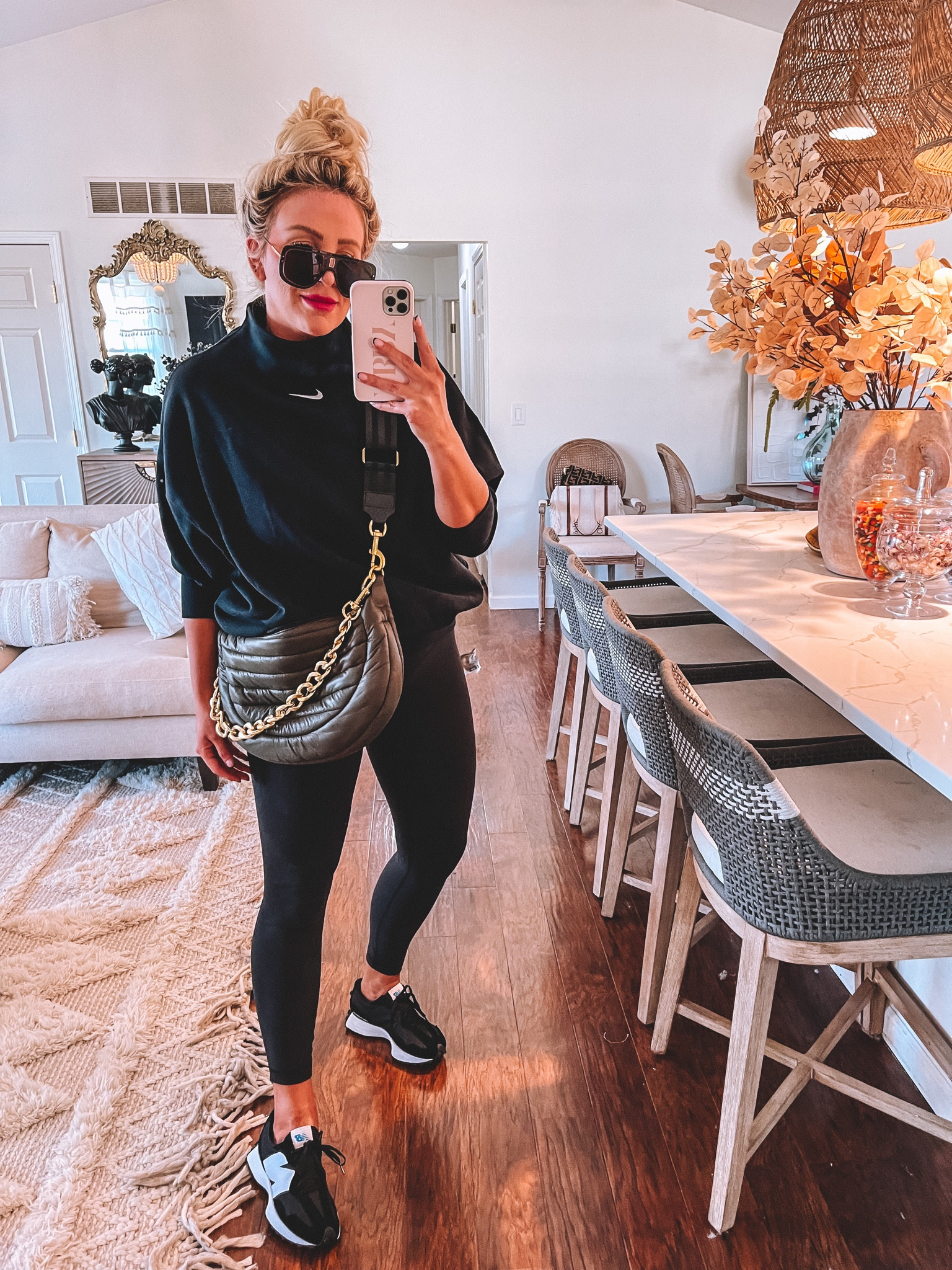 Wearing a medium in this pullover! Amazing collar and Oversized fit 🖤