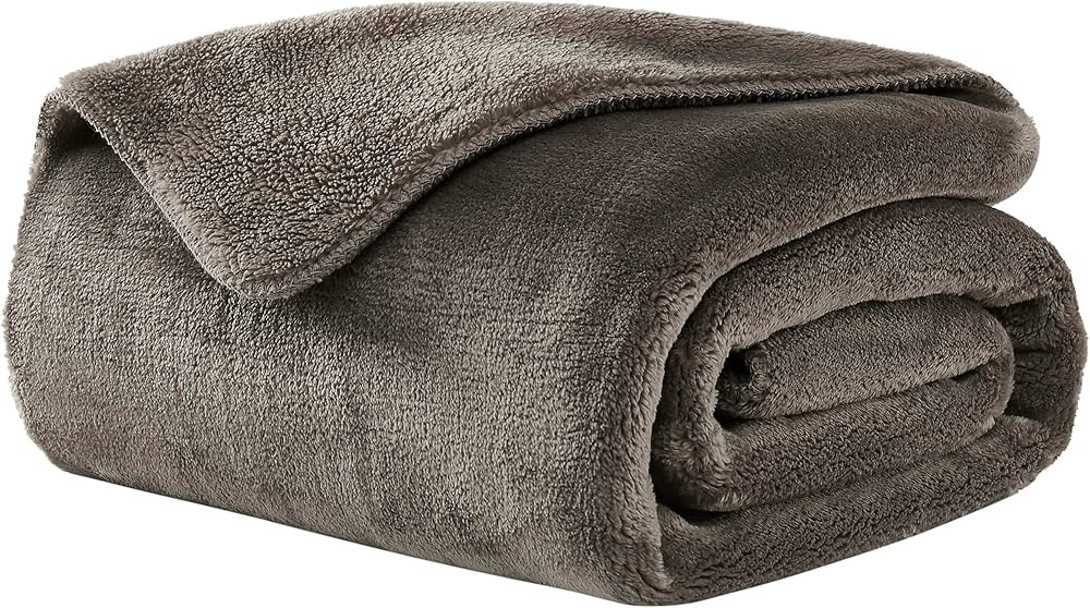 UGG 18964 Whitecap Plush Flannel Oversized Reversible Fleece Throw Blanket Comfortable Lightweigh... | Amazon (US)