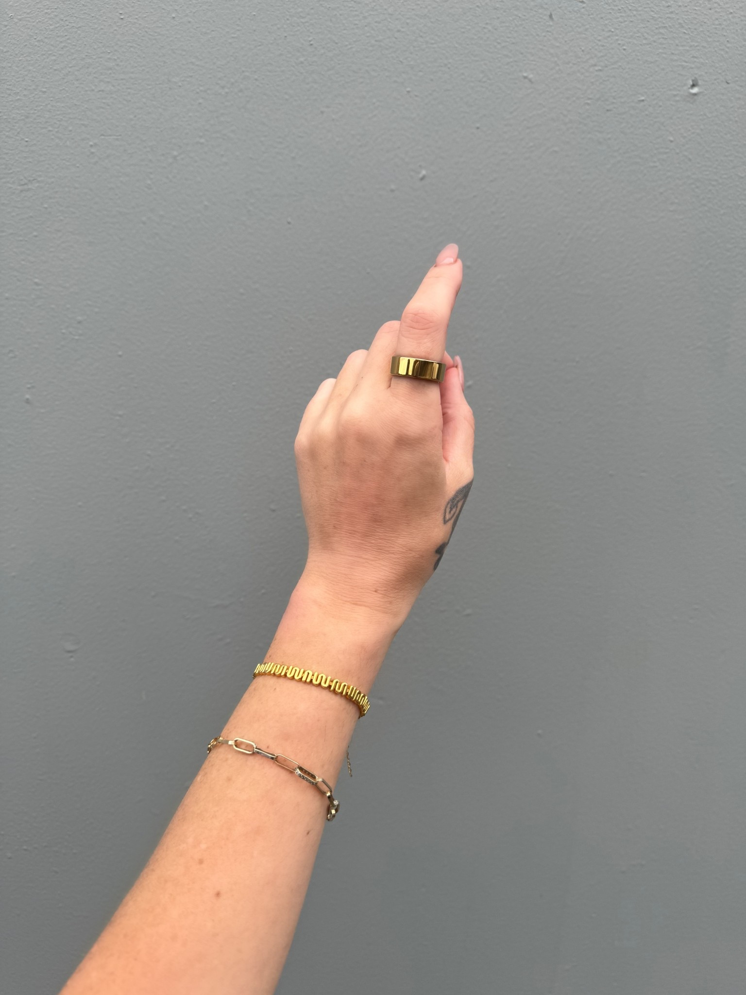 Day two! This ring it set to become my whole personality 😂



#LTKspring #LTKstyletip #LTKaustralia