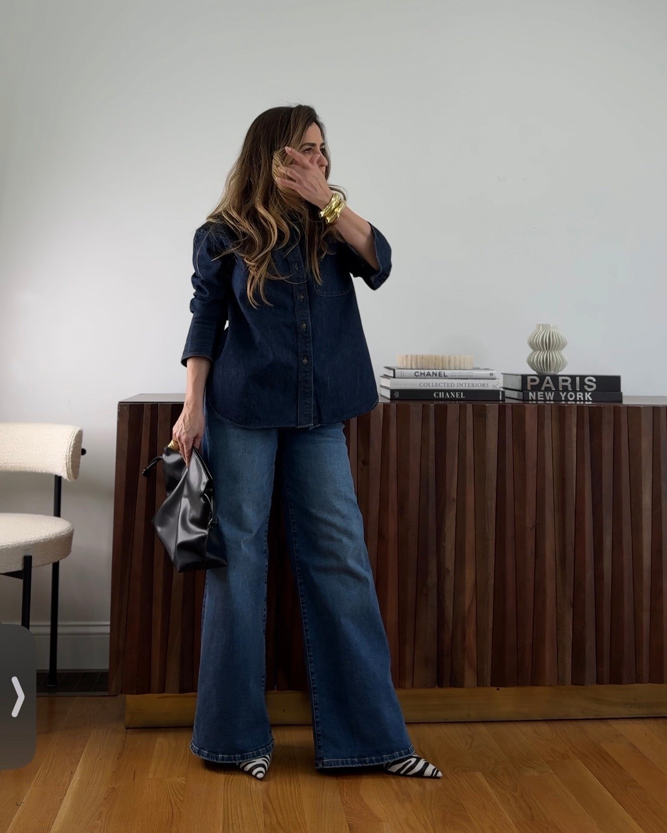 DENIM ON DENIM DONE RIGHT!
If you’re not sure how to wear denim-on-denim, start here. A darker denim shirt paired with lighter wide-leg jeans is one of the easiest outfit formulas to put together and one of the most versatile. It’s comfortable, polished, and works for so many occasions.
Linked the exact pieces here 💙


#LTKStyleTip
#LTKFind
#LTKOver40
#DenimOnDenim
#WideLegJeans
#DenimShirt
#OutfitFormula
#WardrobeStaples
#EverydayStyle

#LTKgrwm #LTKootd #LTKPetite